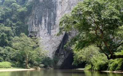 Puong Cave in Ba Be Lake